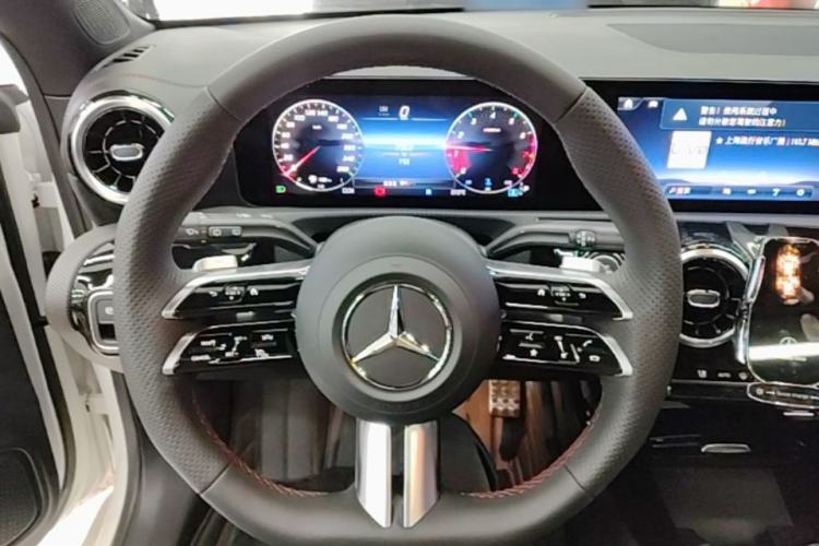Used Mercedes-Benz CLA 2026 CLA 200 Shooting Brake Steering Wheel