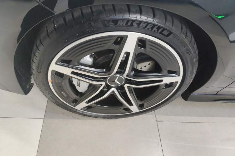 Used Mercedes-Benz CLA AMG 2025 AMG CLA 35 4MATIC Left Front Wheel Hub