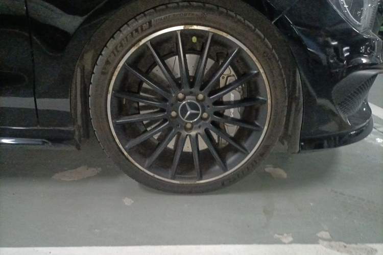 Used Mercedes-Benz CLA AMG 2014 AMG CLA 45 4MATIC Right Front Wheel Hub