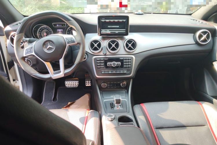 Used Mercedes-Benz CLA AMG 2014 AMG CLA 45 4MATIC Center Console