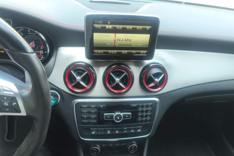 Used Mercedes-Benz CLA AMG 2014 AMG CLA 45 4MATIC Audio And AC Panel