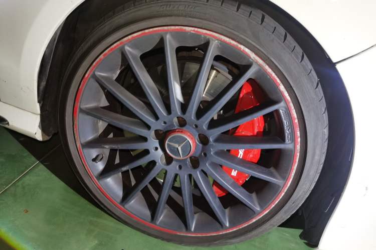Used Mercedes-Benz CLA AMG 2015 AMG CLA 45 4MATIC Right Front Wheel Hub