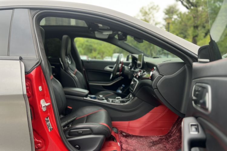 Used Mercedes-Benz CLA AMG 2016 AMG CLA 45 4MATIC Interior 3