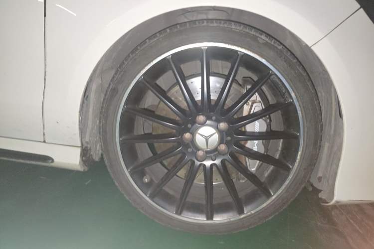 Used Mercedes-Benz CLA AMG 2016 AMG CLA 45 4MATIC Right Front Wheel Hub