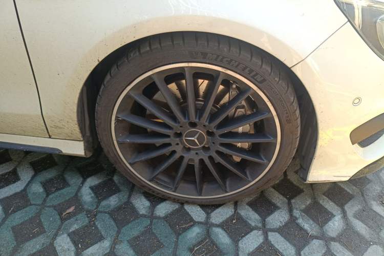 Used Mercedes-Benz CLA AMG 2016 AMG CLA 45 4MATIC Right Front Wheel Hub