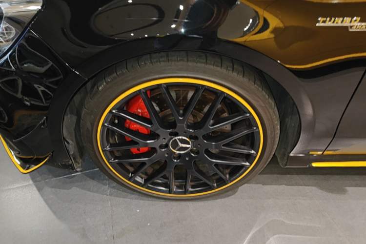 Used Mercedes-Benz CLA AMG 2017 AMG CLA 45 4MATIC Midnight Thunder Limited Edition Left Front Wheel Hub