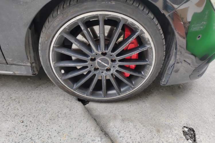 Used Mercedes-Benz CLA AMG 2017 Facelift AMG CLA 45 4MATIC Right Front Wheel Hub