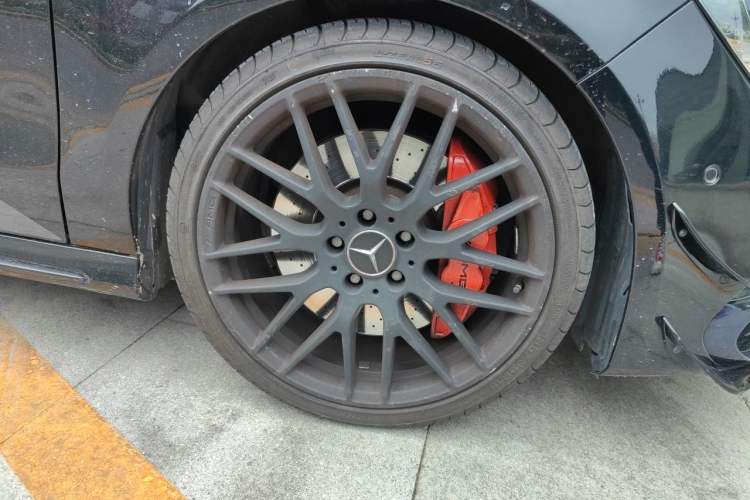 Used Mercedes-Benz CLA AMG 2017 Facelift AMG CLA 45 4MATIC Right Front Wheel Hub