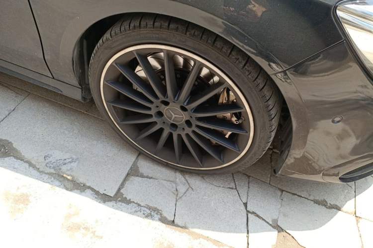 Used Mercedes-Benz CLA AMG 2017 AMG CLA 45 4MATIC Right Front Wheel Hub