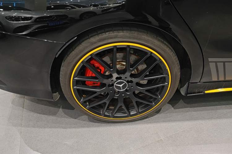 Used Mercedes-Benz CLA AMG 2017 AMG CLA 45 4MATIC Midnight Thunder Limited Edition Right Rear Wheel Hub