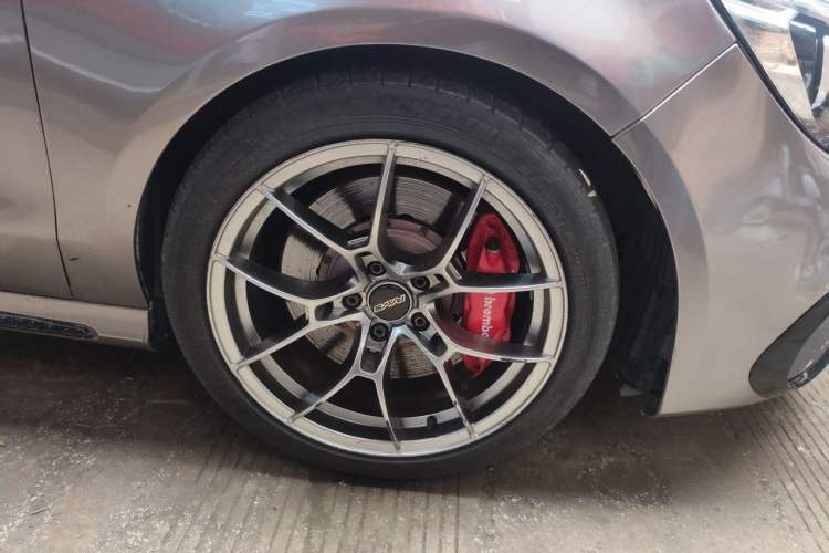 Used Mercedes-Benz CLA AMG 2017 Facelift AMG CLA 45 4MATIC Right Front Wheel Hub