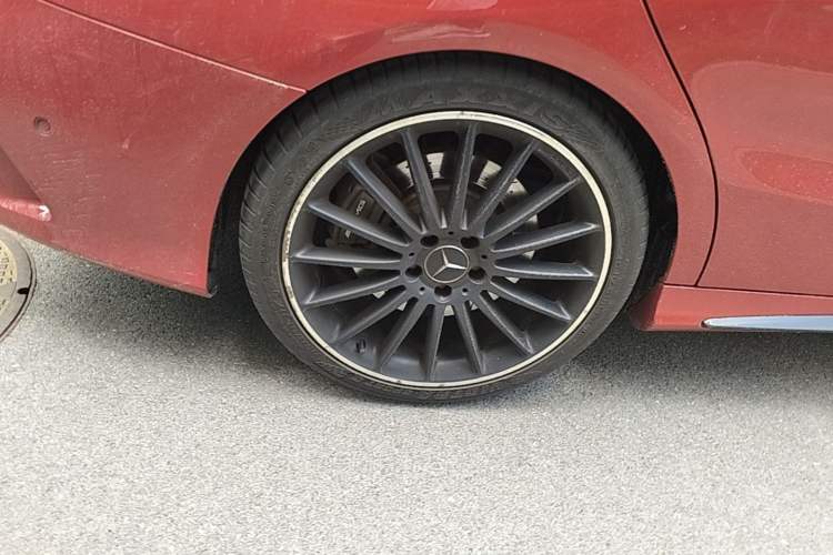 Used Mercedes-Benz CLA AMG 2017 AMG CLA 45 4MATIC Right Rear Wheel Hub