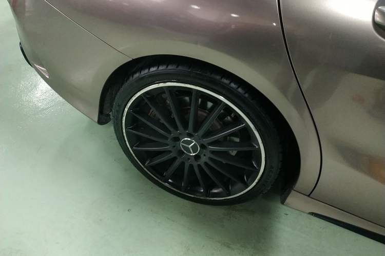 Used Mercedes-Benz CLA AMG 2017 AMG CLA 45 4MATIC Right Rear Wheel Hub