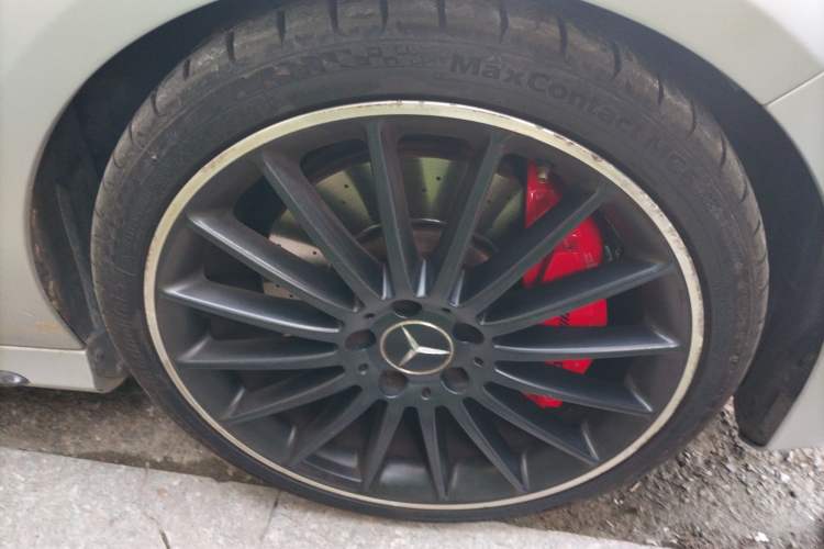 Used Mercedes-Benz CLA AMG 2017 Facelift AMG CLA 45 4MATIC Right Front Wheel Hub