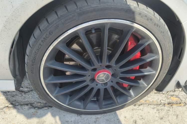 Used Mercedes-Benz CLA AMG 2017 AMG CLA 45 4MATIC Right Front Wheel Hub