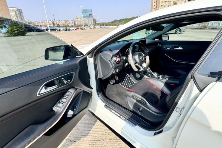 Used Mercedes-Benz CLA AMG 2017 Facelift AMG CLA 45 4MATIC Interior 2