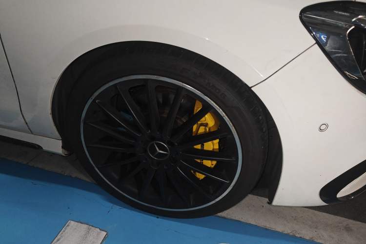 Used Mercedes-Benz CLA AMG 2017 Facelift AMG CLA 45 4MATIC Right Front Wheel Hub