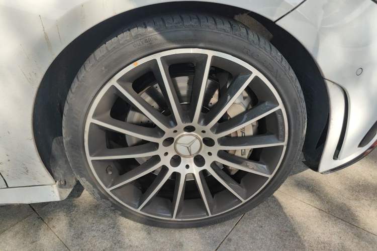 Used Mercedes-Benz CLA AMG 2021 AMG CLA 35 4MATIC Right Front Wheel Hub