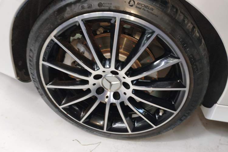 Used Mercedes-Benz CLA AMG 2021 AMG CLA 35 4MATIC Right Rear Wheel Hub