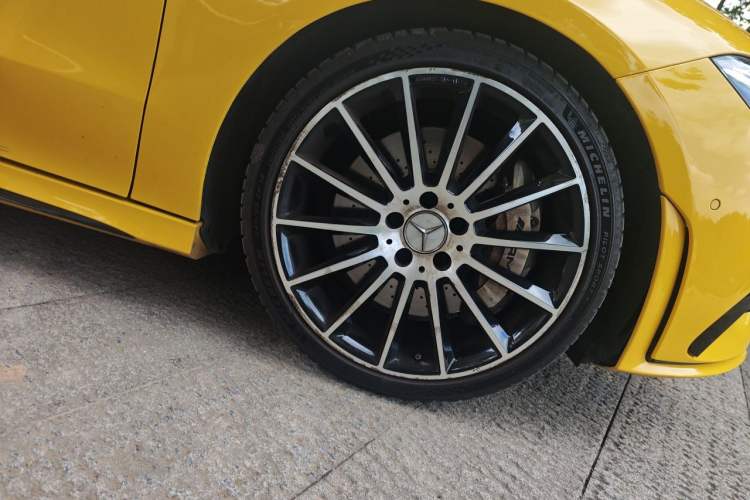 Used Mercedes-Benz CLA AMG 2021 AMG CLA 35 4MATIC Right Front Wheel Hub