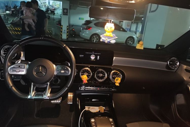 Used Mercedes-Benz CLA AMG 2022 AMG CLA 35 4MATIC Center Console