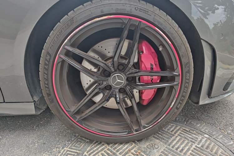 Used Mercedes-Benz CLA AMG 2022 AMG CLA 35 4MATIC Right Front Wheel Hub