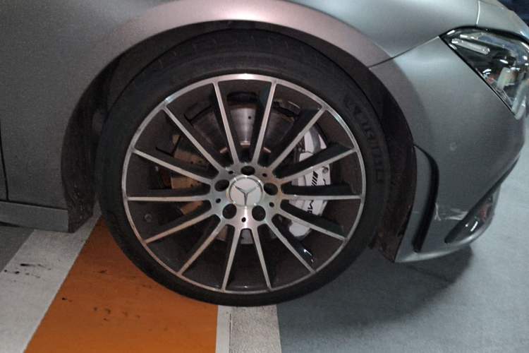Used Mercedes-Benz CLA AMG 2022 AMG CLA 35 4MATIC Right Front Wheel Hub
