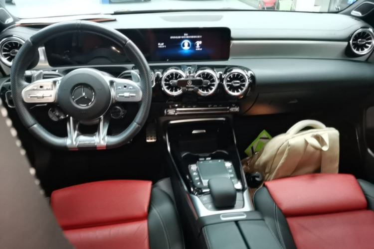 Used Mercedes-Benz CLA AMG 2023 AMG CLA 35 4MATIC Center Console