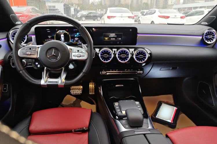 Used Mercedes-Benz CLA AMG 2023 AMG CLA 35 4MATIC Center Console