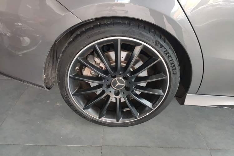 Used Mercedes-Benz CLA AMG 2023 AMG CLA 35 4MATIC Right Rear Wheel Hub