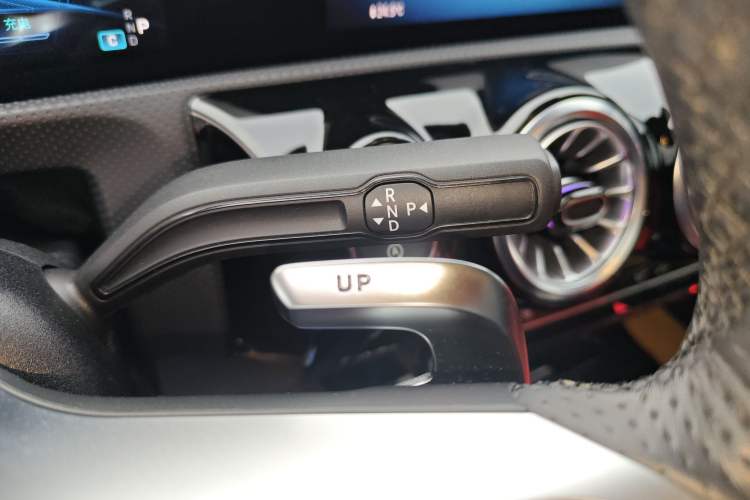 Used Mercedes-Benz CLA AMG 2024 Facelifted AMG CLA 35 4MATIC Gear Lever