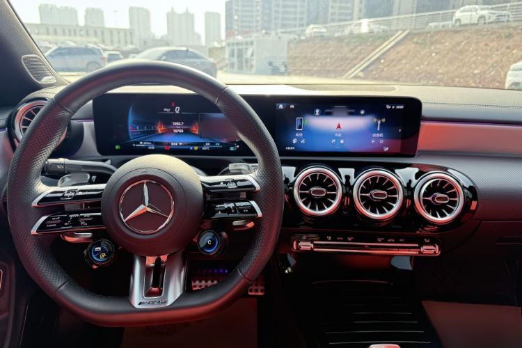 Used Mercedes-Benz CLA AMG 2024 Facelifted AMG CLA 35 4MATIC Interior 3