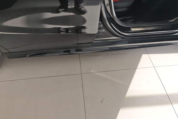 Used Mercedes-Benz CLA AMG 2024 Facelifted AMG CLA 35 4MATIC Right Side Sill