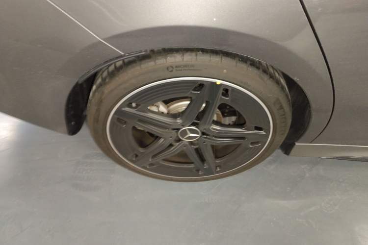 Used Mercedes-Benz CLA AMG 2024 AMG CLA 35 4MATIC Right Rear Wheel Hub