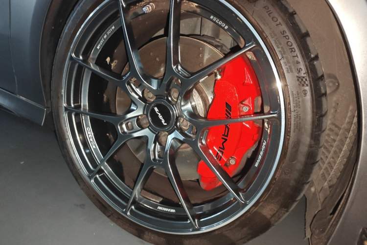 Used Mercedes-Benz CLA AMG 2024 AMG CLA 35 4MATIC Right Front Wheel Hub