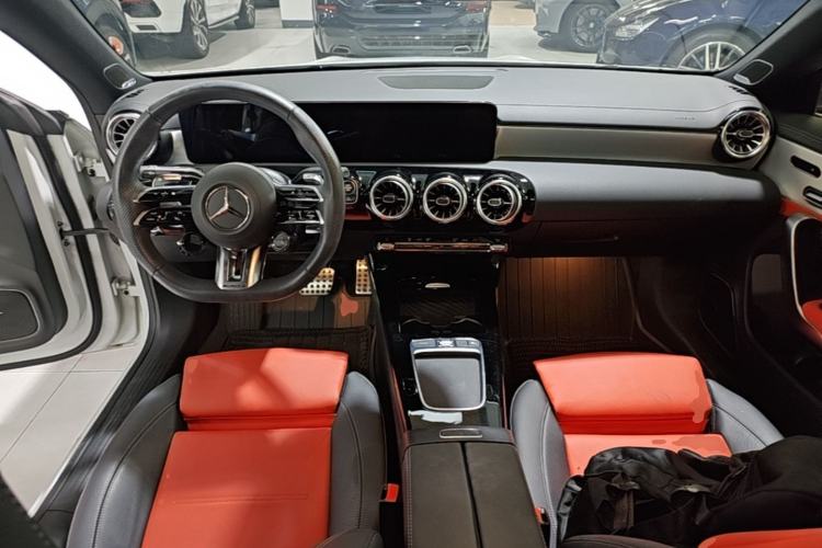 Used Mercedes-Benz CLA AMG 2024 AMG CLA 35 4MATIC Center Console