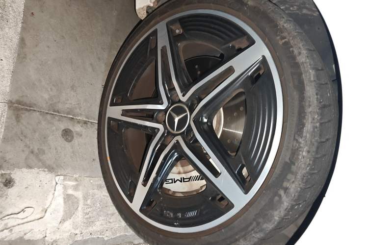 Used Mercedes-Benz CLA AMG 2024 AMG CLA 35 4MATIC Right Front Wheel Hub