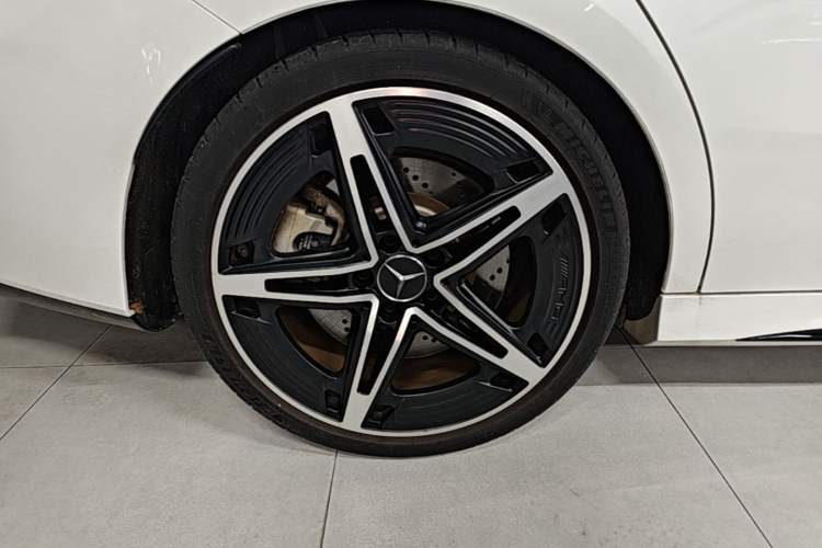 Used Mercedes-Benz CLA AMG 2024 AMG CLA 35 4MATIC Right Rear Wheel Hub