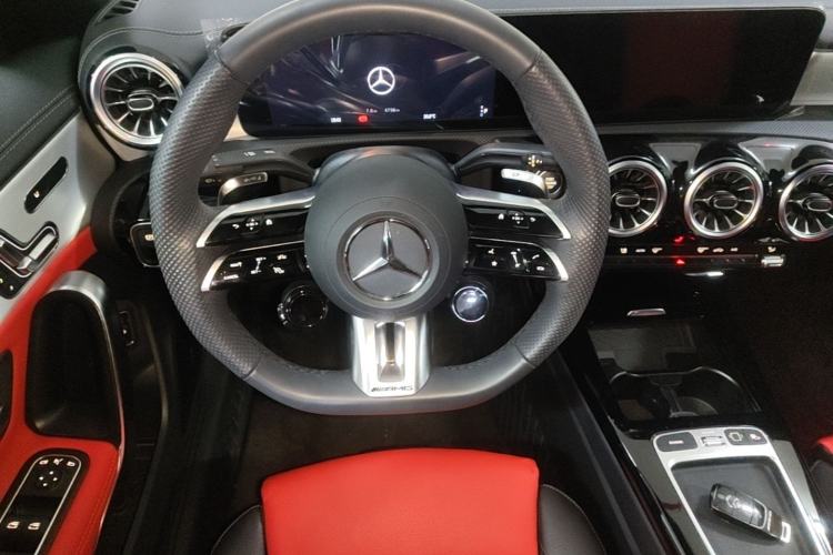 Used Mercedes-Benz CLA AMG 2024 Facelifted AMG CLA 35 4MATIC Steering Wheel