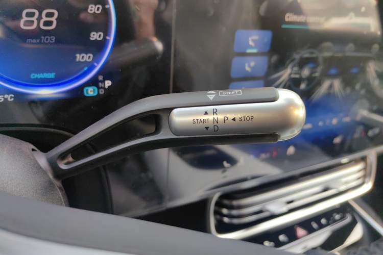 Used Mercedes-Benz CLA Electric 2025 300L Ultra-Long Range Champion Limited Edition Gear Lever