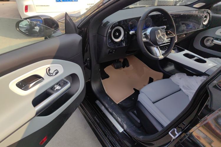 Used Mercedes-Benz CLA Electric 2025 300L Ultra-Long Range Champion Limited Edition Interior 3