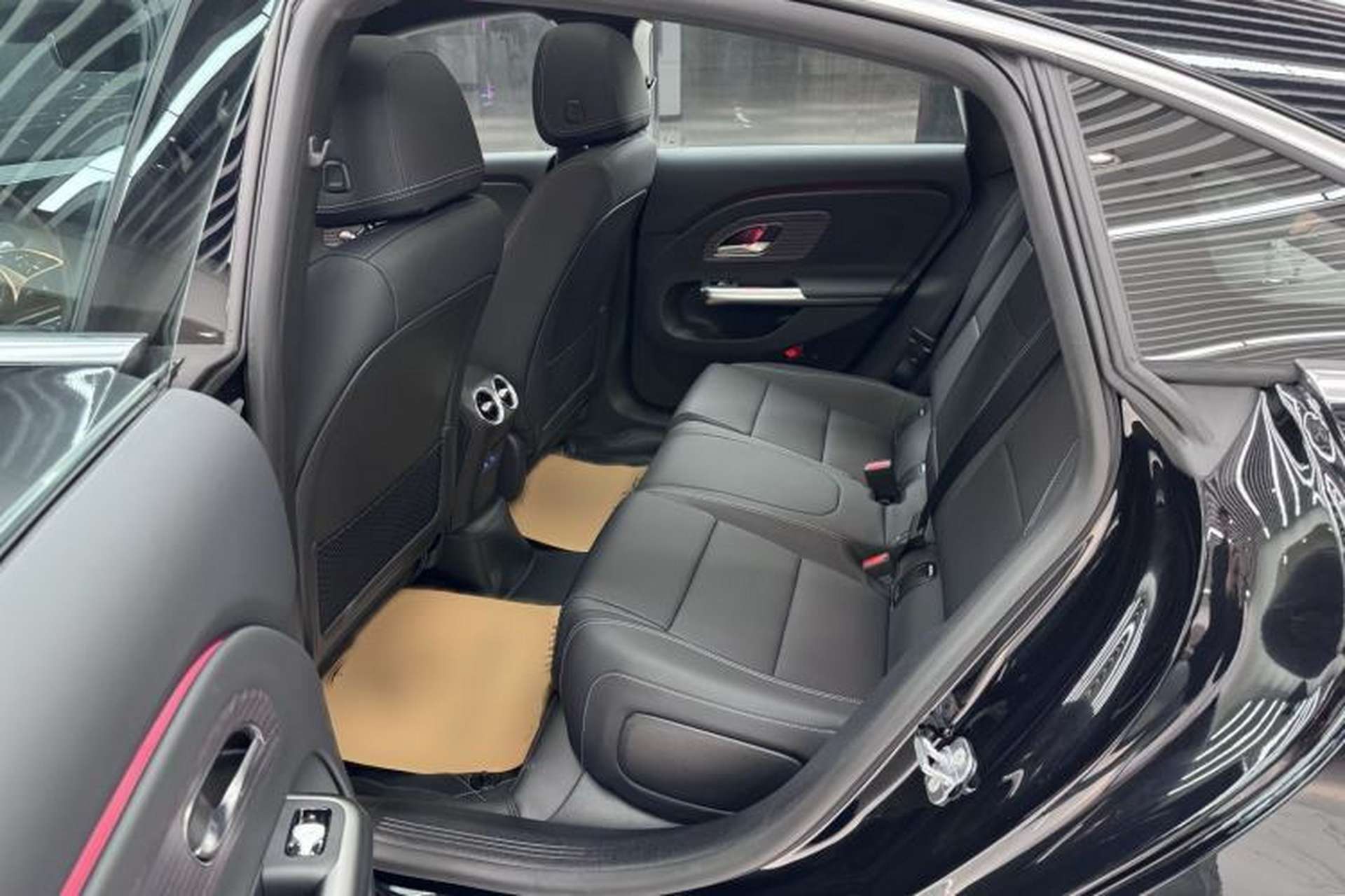 Used Mercedes-Benz CLA Electric 2025 300L Ultra-Long Range Smart Edition Interior 3