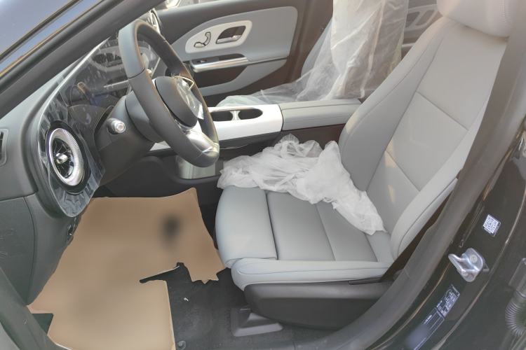 Used Mercedes-Benz CLA Electric 2025 300L Ultra-Long Range Champion Limited Edition Left Front Seat