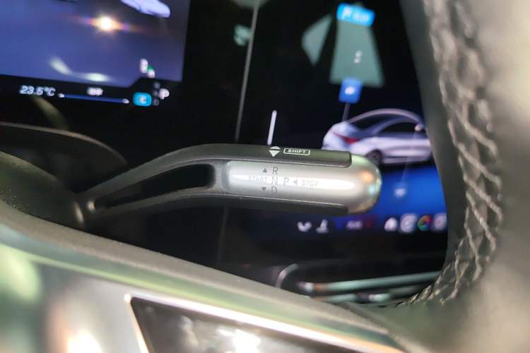 Used Mercedes-Benz CLA Electric 2025 300L Ultra-Long Range Smart Edition Gear Lever