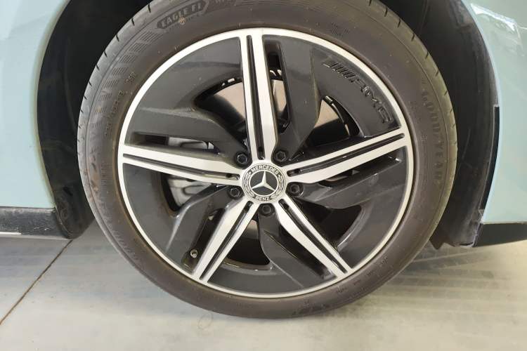 Used Mercedes-Benz CLA Electric 2025 300L Ultra-Long Range Smart Edition Right Front Wheel Hub