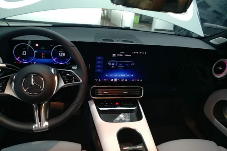 Used Mercedes-Benz CLA Electric 2025 300L Ultra-Long Range Version Audio And AC Panel