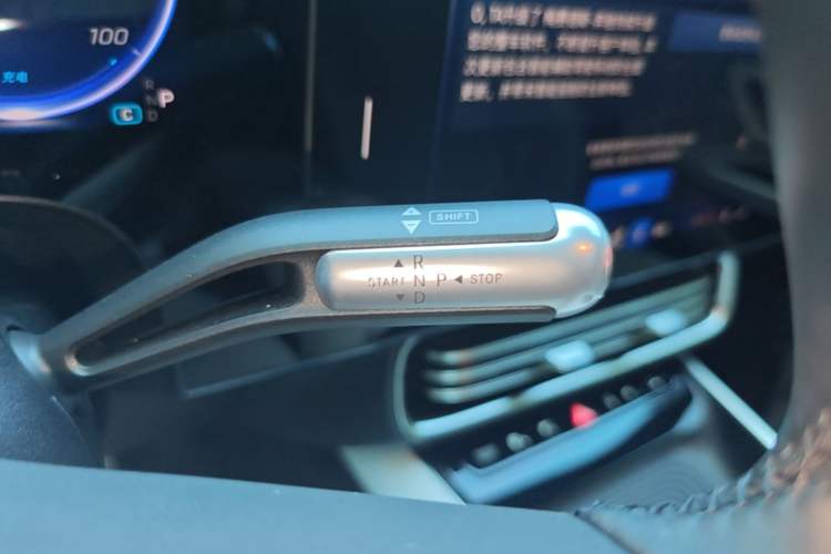 Used Mercedes-Benz CLA Electric 2025 300L Ultra-Long Range Smart Edition Gear Lever