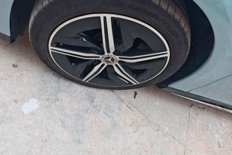 Used Mercedes-Benz CLA Electric 2025 300L Ultra-Long Range Smart Edition Left Front Wheel Hub