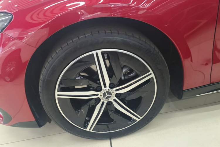 Used Mercedes-Benz CLA Electric 2025 300L Ultra-Long Range Smart Edition Left Front Wheel Hub
