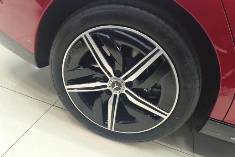 Used Mercedes-Benz CLA Electric 2025 300L Ultra-Long Range Smart Edition Right Rear Wheel Hub